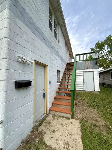 Exterior - 325 E State St, Paxton, IL 60957 photo 2 of 5