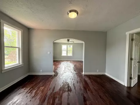 Living - 325 E State St, Paxton, IL 60957 photo 2 of 4