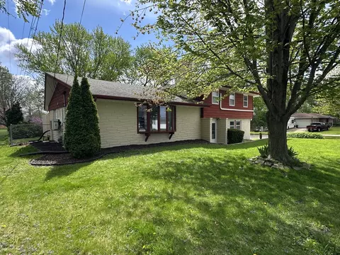 602 S Jackson St, Morrison, IL 61270 photo 2