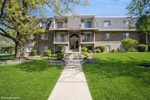 974 Crabapple Dr #307, Prospect Heights, IL 60070