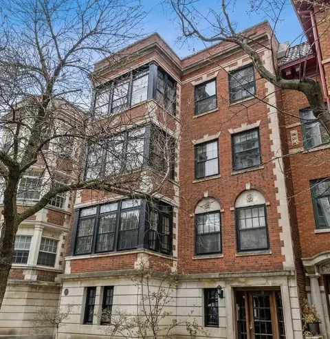 440 W Oakdale Ave #3, Chicago, IL 60657