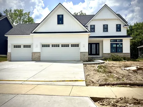 1115 Briarwood Ln, Mahomet, IL 61853