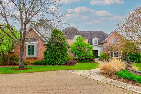 5460 Churchill Ln, Libertyville, IL 60048
