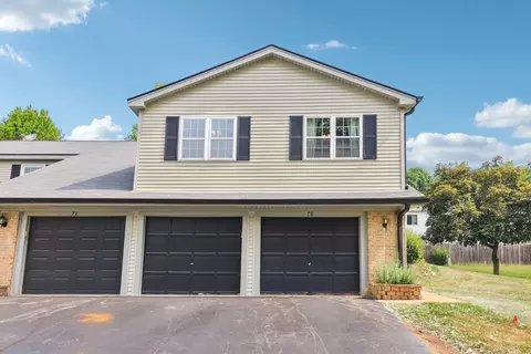 70 Linden Ct #70, Cary, IL 60013