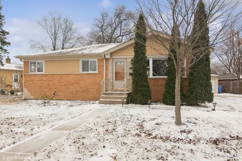 312 Hatlen Ave, Mount Prospect, IL 60056