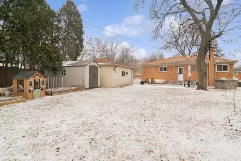 Exterior - 312 Hatlen Ave, Mount Prospect, IL 60056 photo 3 of 5