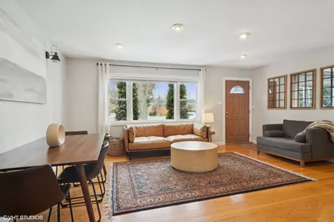 Living - 312 Hatlen Ave, Mount Prospect, IL 60056 photo 3 of 3