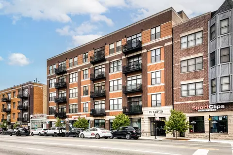 3245 N Ashland Ave #4E, Chicago, IL 60657