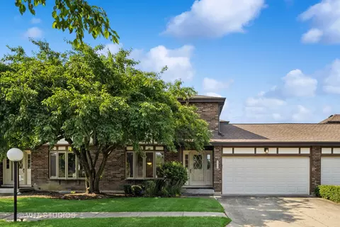1785 Lakeview Dr #B, Wheeling, IL 60090
