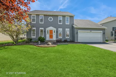1203 Saddle Ridge Trl, Cary, IL 60013