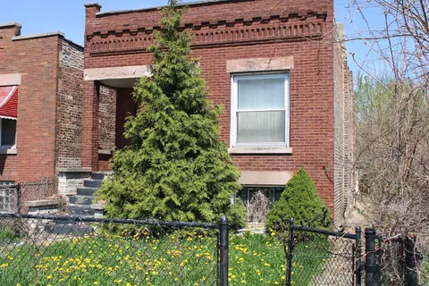 1634 E 75th St, Chicago, IL 60649 photo 1