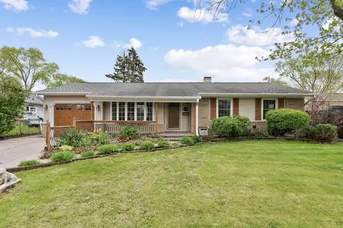 1285 Larchmont Dr, Elk Grove Village, IL 60007