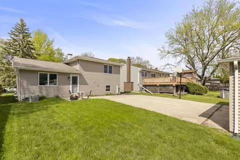Exterior - 1500 E Lowden Ave, Wheaton, IL 60189 photo 4 of 6