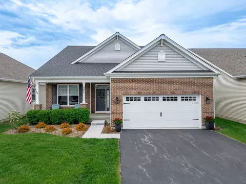 302 Links Dr, Addison, IL 60101