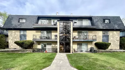 11116 S 84th Ave #1A, Palos Hills, IL 60465