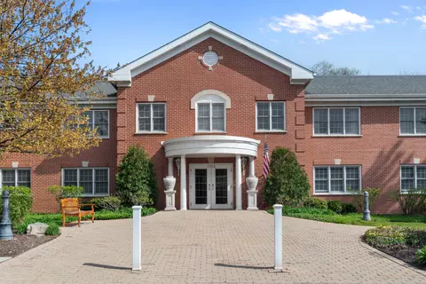 1234 Depot St #204, Glenview, IL 60025