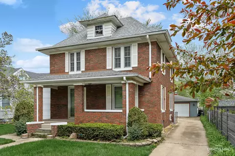 811 W Galena Blvd, Aurora, IL 60506