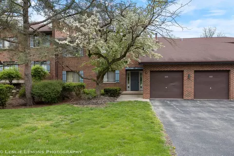 1870 Portsmouth Dr #2A, Lisle, IL 60532