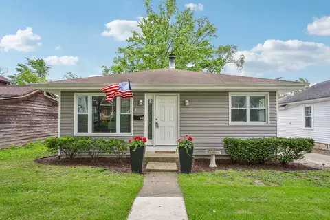 648 S Main St, Naperville, IL 60540