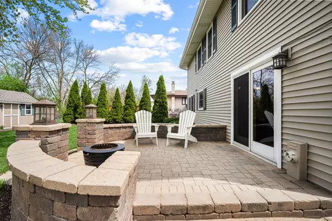 Exterior - 107 W Theodore Ln, Itasca, IL 60143 photo 5 of 7