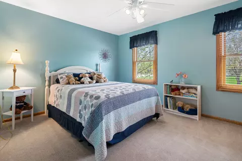 Bedroom - 107 W Theodore Ln, Itasca, IL 60143 photo 1 of 4