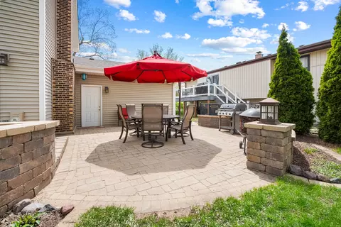 Exterior - 107 W Theodore Ln, Itasca, IL 60143 photo 4 of 7