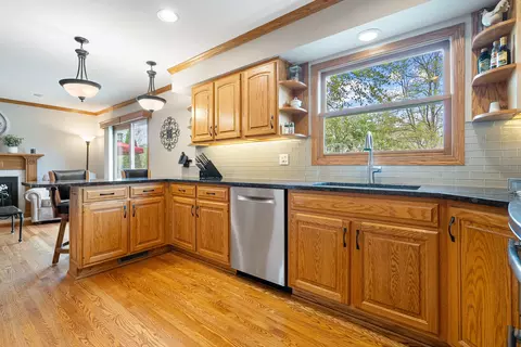 Kitchen - 107 W Theodore Ln, Itasca, IL 60143 photo 3 of 4