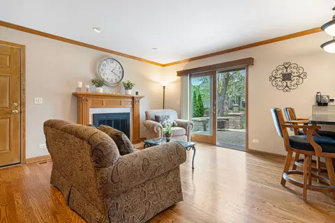 Living - 107 W Theodore Ln, Itasca, IL 60143 photo 3 of 3
