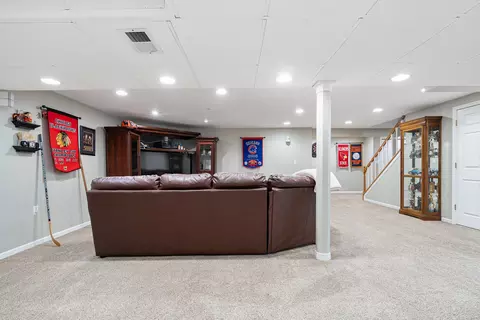 Other - 107 W Theodore Ln, Itasca, IL 60143 photo 3 of 9