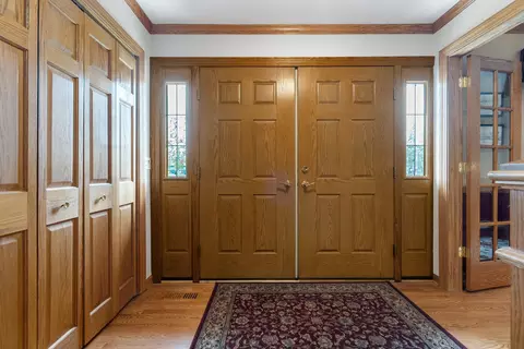 Entry Way - 107 W Theodore Ln, Itasca, IL 60143 photo 4 of 4
