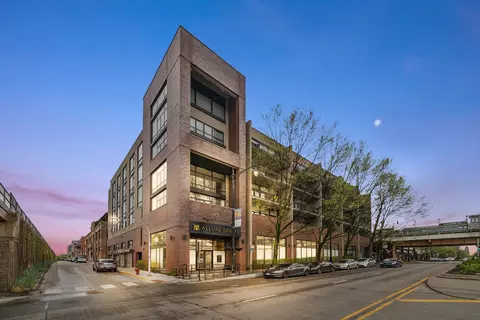 3946 N Ravenswood Ave #406, Chicago, IL 60613