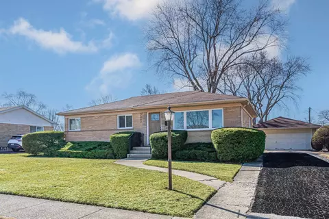 2002 Bonita Ave, Mount Prospect, IL 60056