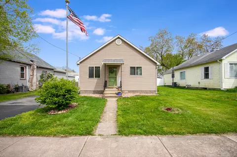 314 N Cedar St, Gardner, IL 60424