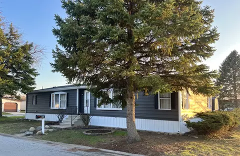 725 Huntsbridge Rd, Matteson, IL 60443