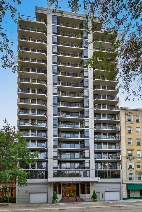 1920 N Clark St #8C, Chicago, IL 60614