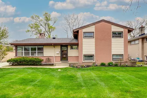 1241 Sherwood Rd, Glenview, IL 60025