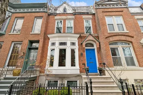 960 W Dickens St, Chicago, IL 60614