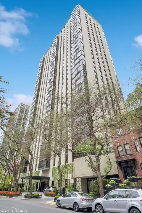 100 E Bellevue Pl #22C, Chicago, IL 60611