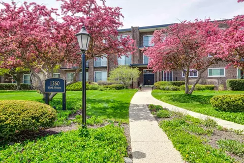 1260 N Western Ave #306, Lake Forest, IL 60045