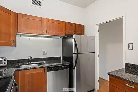 Kitchen - 175 E Delaware Pl #5019, Chicago, IL 60611 photo 2 of 5