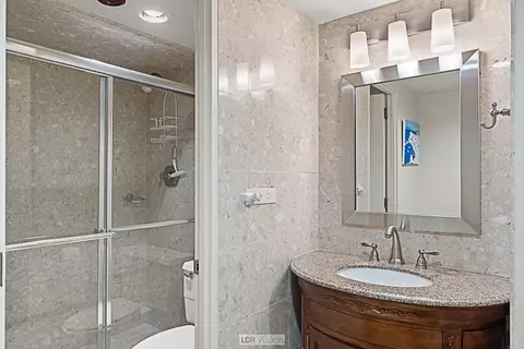 Bath - 175 E Delaware Pl #5019, Chicago, IL 60611 photo 1 of 4