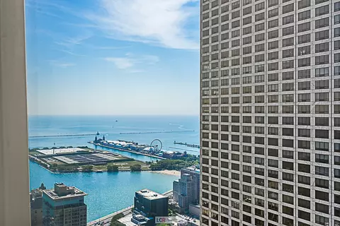 View/Area - 175 E Delaware Pl #5019, Chicago, IL 60611 photo 1 of 4