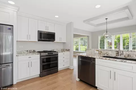 961 Adare Rd, Wheaton, IL 60189 photo 8