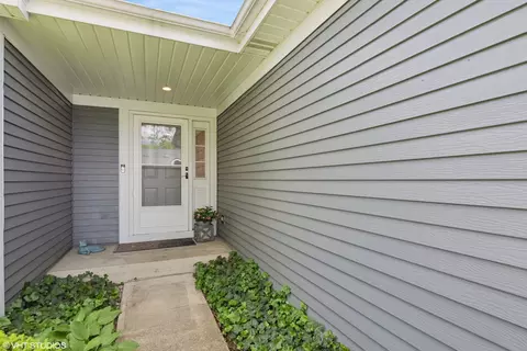 961 Adare Rd, Wheaton, IL 60189 photo 2
