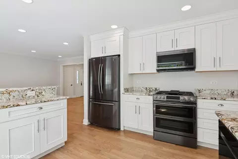 961 Adare Rd, Wheaton, IL 60189 photo 9