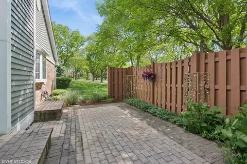 961 Adare Rd, Wheaton, IL 60189 photo 22