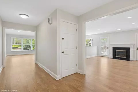 961 Adare Rd, Wheaton, IL 60189 photo 4