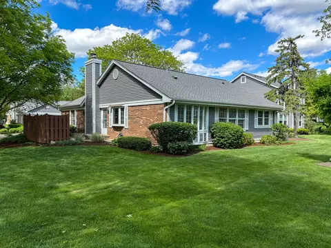 961 Adare Rd, Wheaton, IL 60189 photo 3