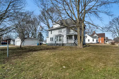 Exterior - 401 7th St, Mazon, IL 60444 photo 5 of 9