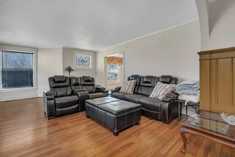 Living - 401 7th St, Mazon, IL 60444 photo 1 of 3